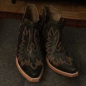 ARIAT DIXON ankle bootie Black sz. 9W